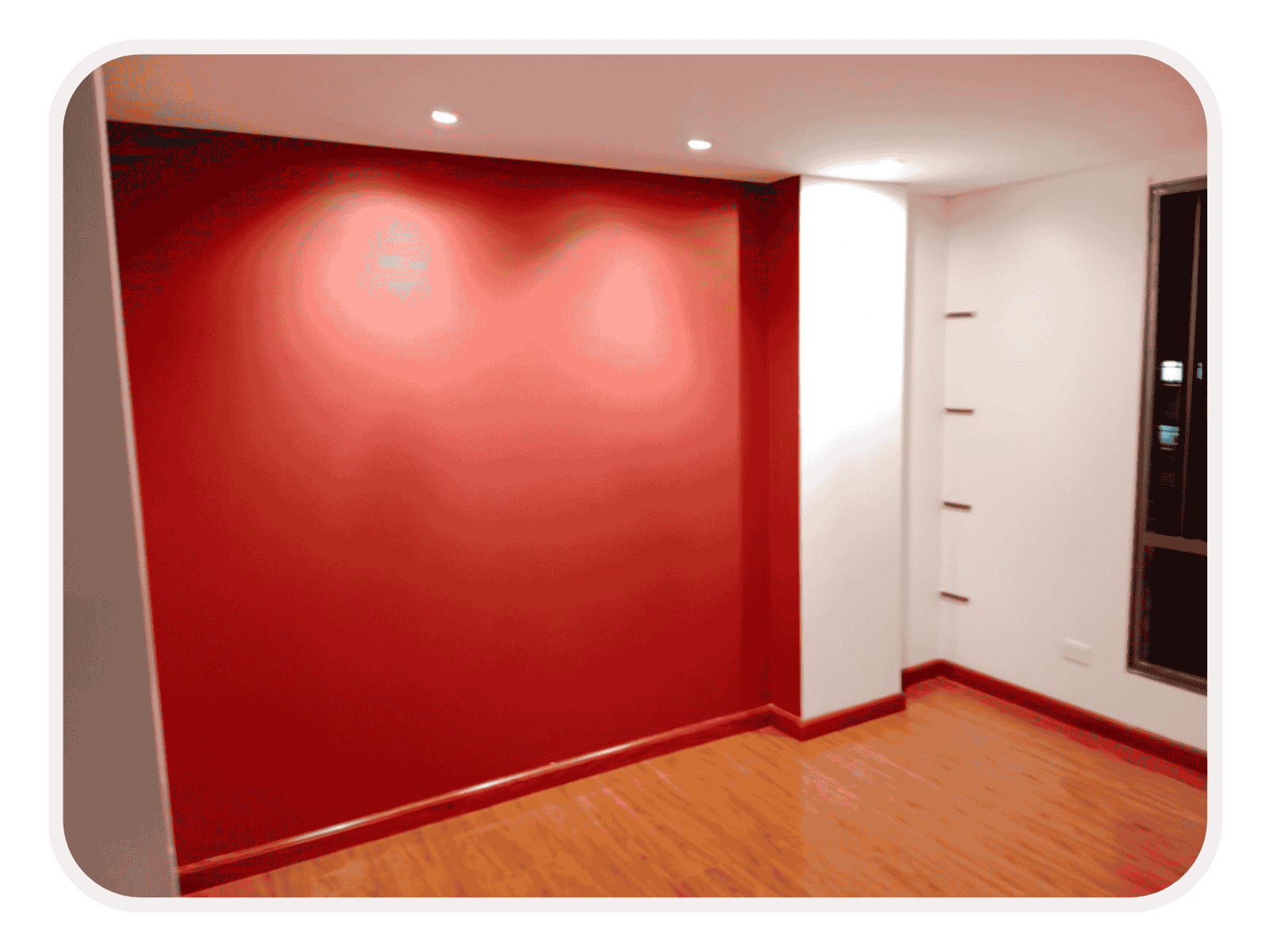 Pared iluminada roja